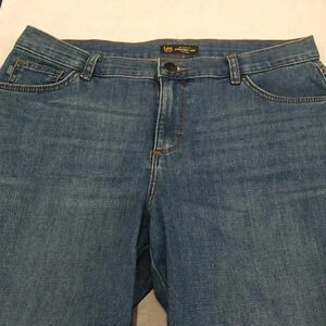 Lee Petite Relaxed fit Straight Leg Mid rise 12P